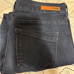 Express Women's size 6 dark navy skinny Jeans